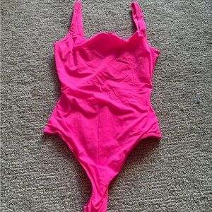SKIMS fits everybody hot pink scoop back bodysuit size xs